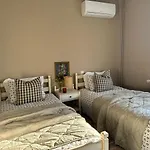 House No 10 דירה