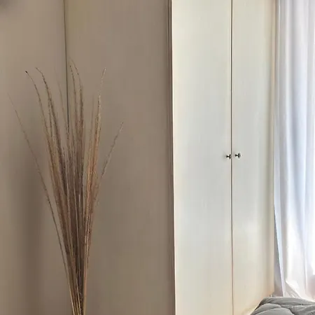 Apartment House No 10 Olympiaki Akti