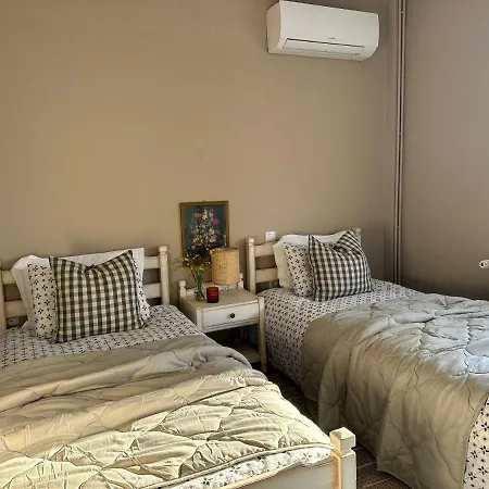 House No 10 Apartment