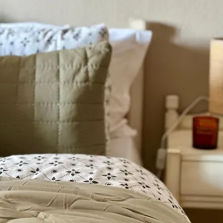 House No 10 * Olympiakí Aktí