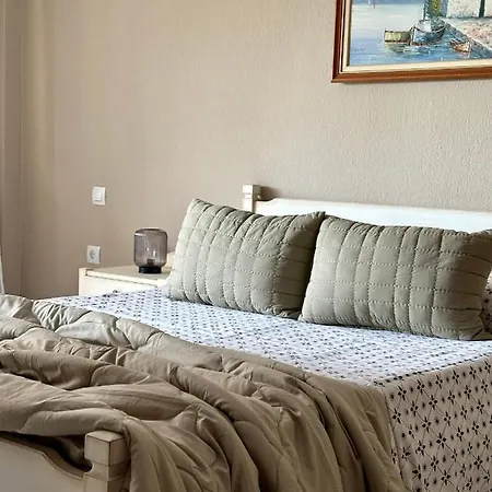 House No 10 Apartment *