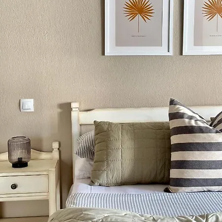 House No 10 Lägenhet Olympiakí Aktí