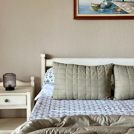 House No 10 Apartment