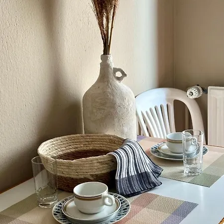 Appartement House No 10 *