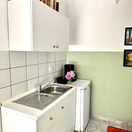 House No 10 Lägenhet Olympiakí Aktí