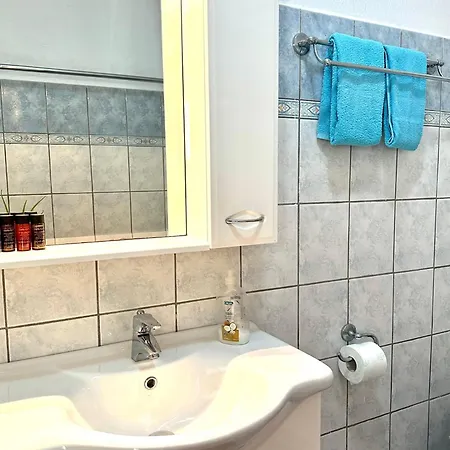 House No 10 Lägenhet Olympiakí Aktí