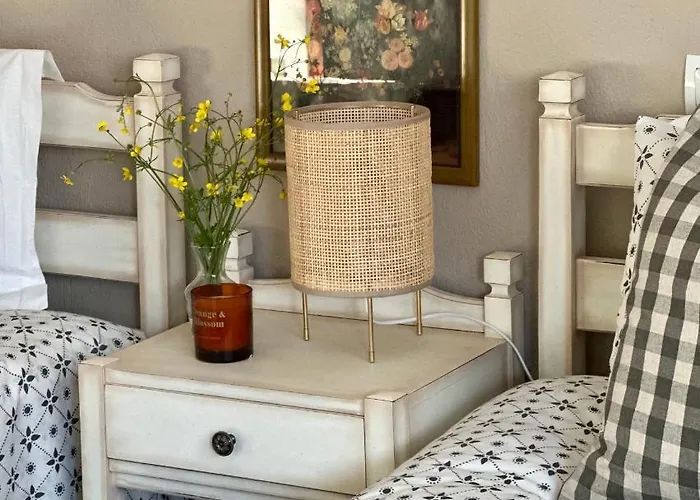 דירה House No 10 *