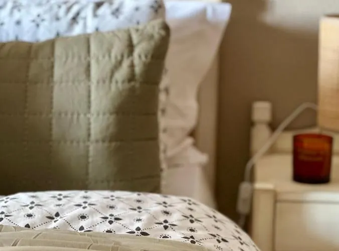 House No 10 * Olympiakí Aktí