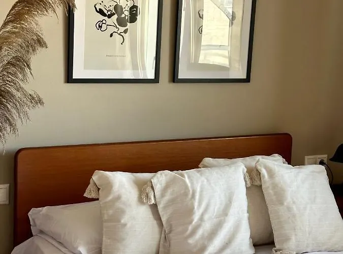 דירה House No 10 *