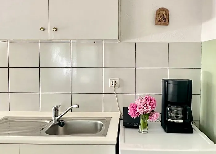 House No 10 * Olympiakí Aktí